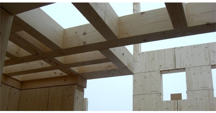 Eerste duurzame woning in houten bouwstenen in Almere