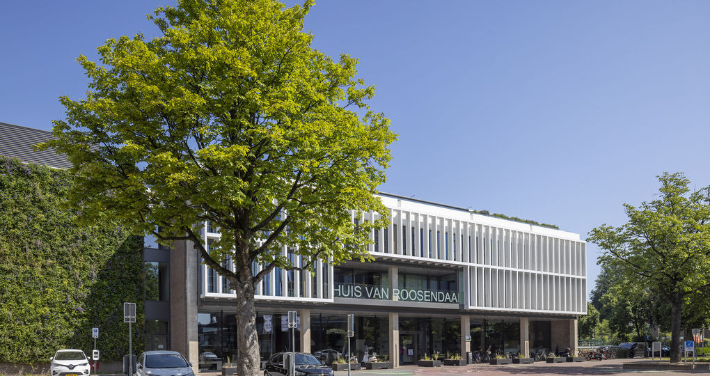 Hergebruikte materialen toegepast bij renovatie gemeentehuis Roosendaal
