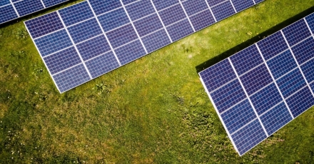 Nieuwe zonnepanelenfabrikant met duurzaam productieproces