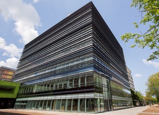 Transparant en duurzaam onderwijsgebouw in Utrecht