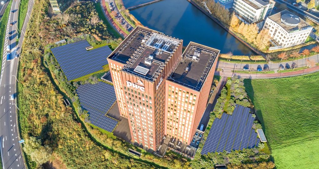 Zonnepark zorgt voor enorme verduurzaming Rotterdams kantoorgebouw
