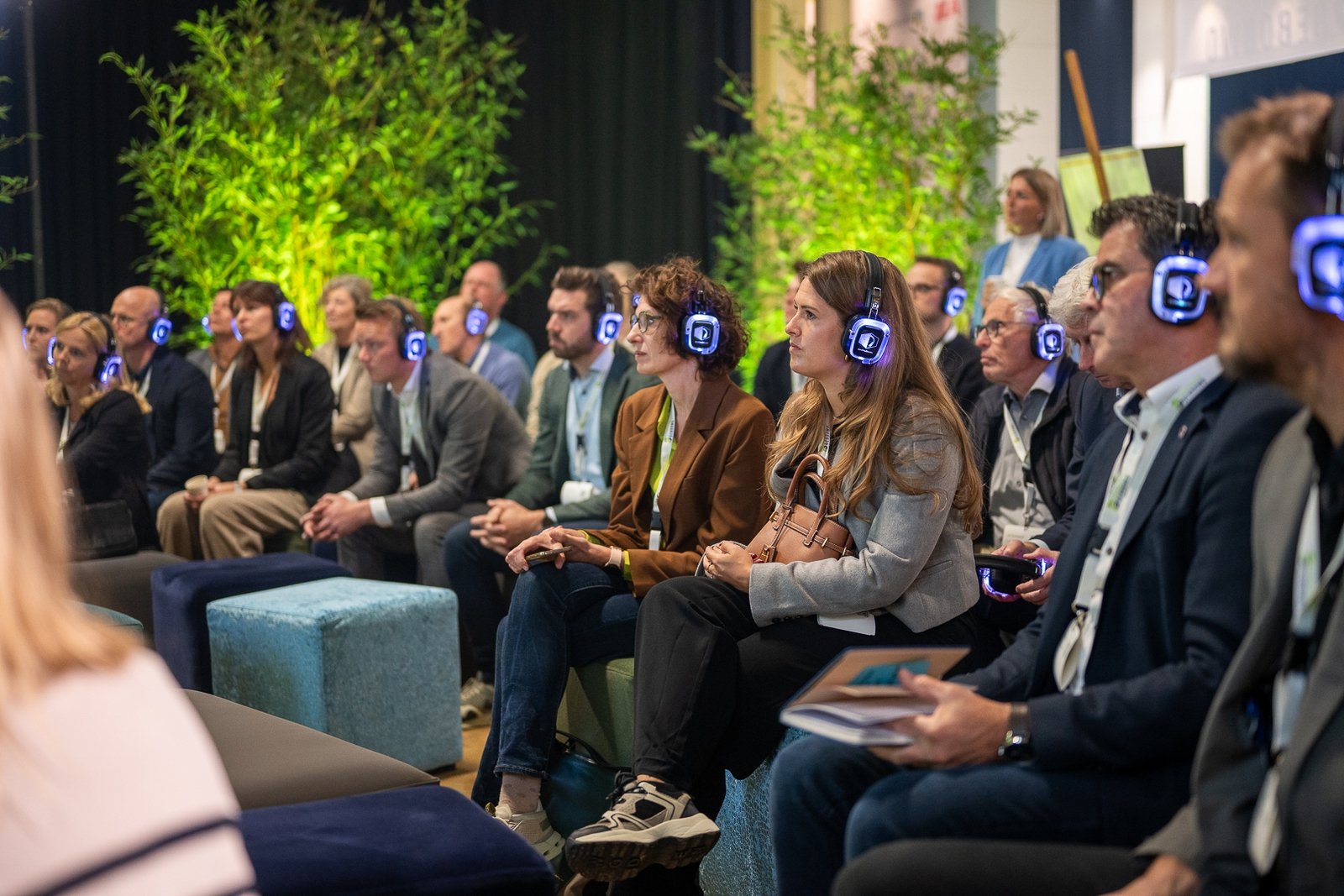 Daad Bij Het Woord Voegen